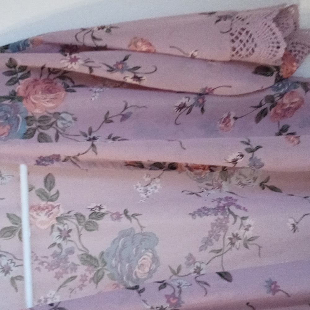 Wallflower cover up - Picture 4 of 4